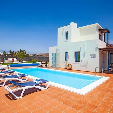 Sara's Playa Blanca (Lanzarote)